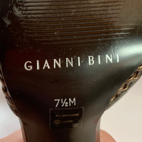 Gianni Bini Bronze and Bown Woven Open Toe Heels! - Picture 8 of 9
